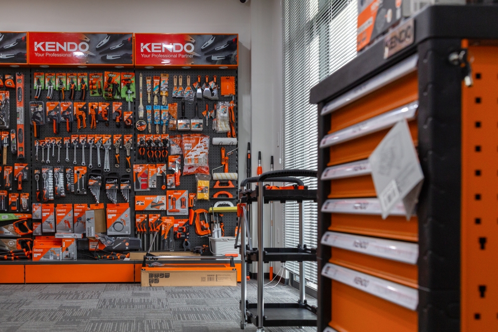 Khu vực trưng bày sản phẩm Kendo tại văn phòng Brosco